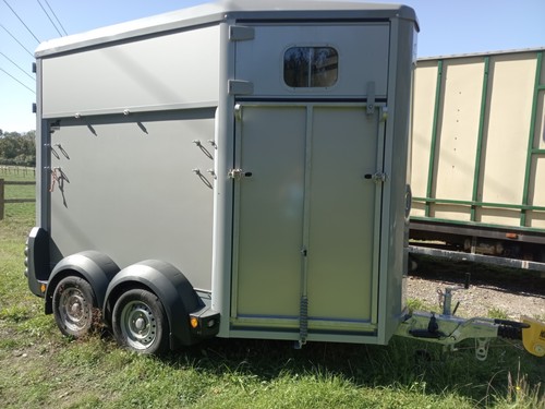 Ifor williams single horse - single,