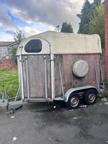Robinsons twin axle horse - twin,
