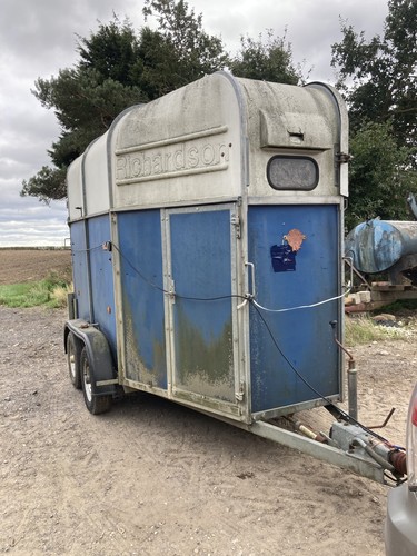 Richardson horse trailer - richardson,